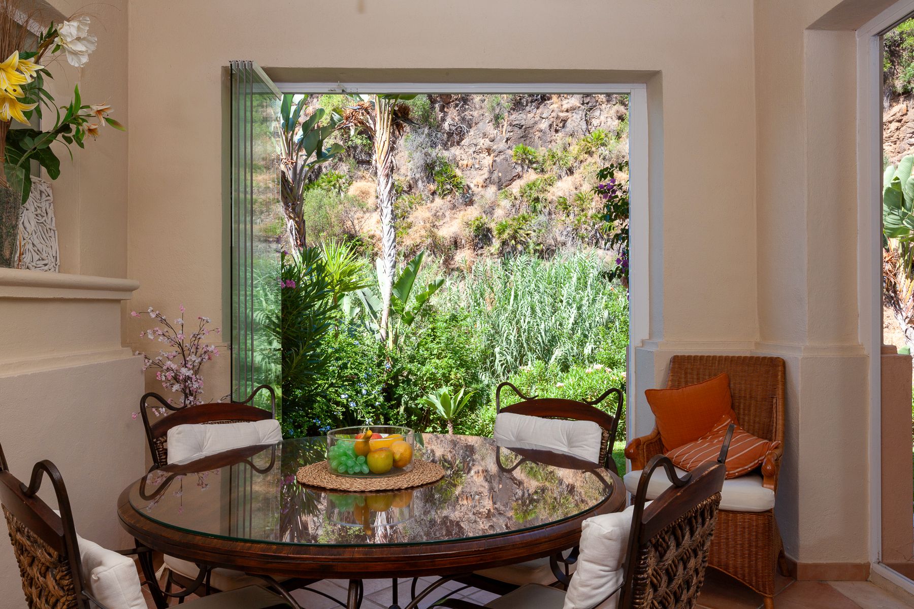 Menjador de Apartament en venda en Marbella amb Aire condicionat, Jardí privat i Terrassa
