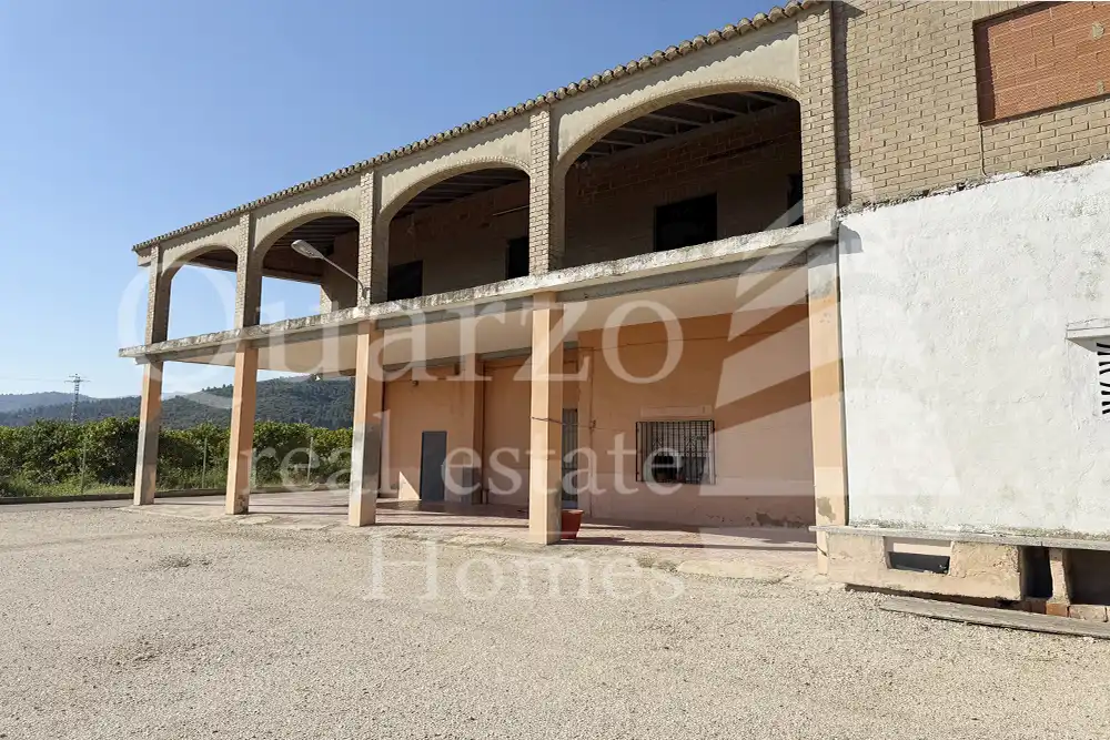 Vista exterior de Casa o xalet en venda en Tavernes de la Valldigna amb Calefacció, Terrassa i Traster