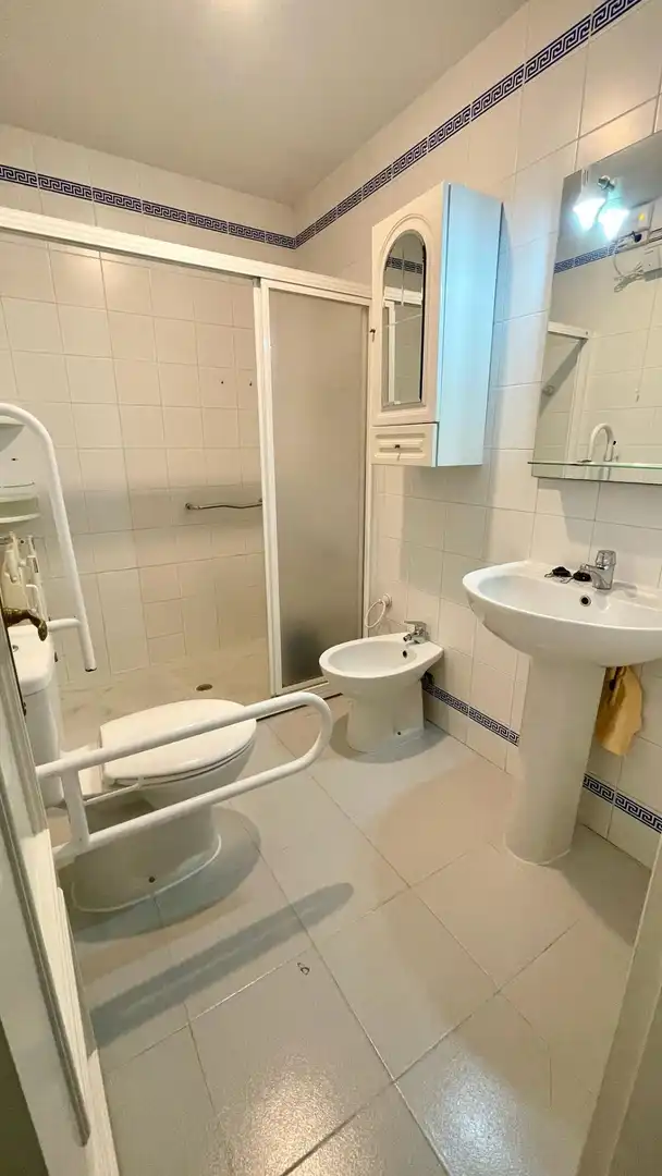 Baño de Casa adosada en venta en Gines con Aire acondicionado