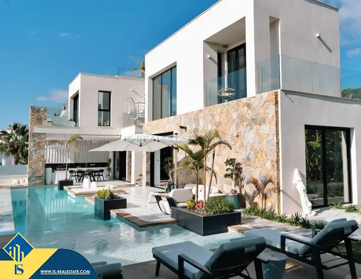 Villa mit Pool zum Verkauf in Orihuela Costa