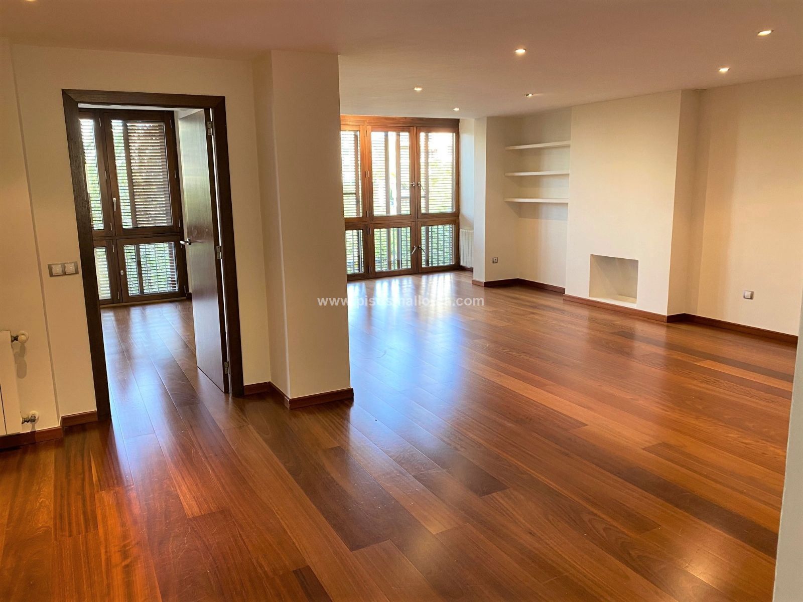 Sala d'estar de Pis de lloguer en  Palma de Mallorca amb Aire condicionat, Calefacció i Parquet