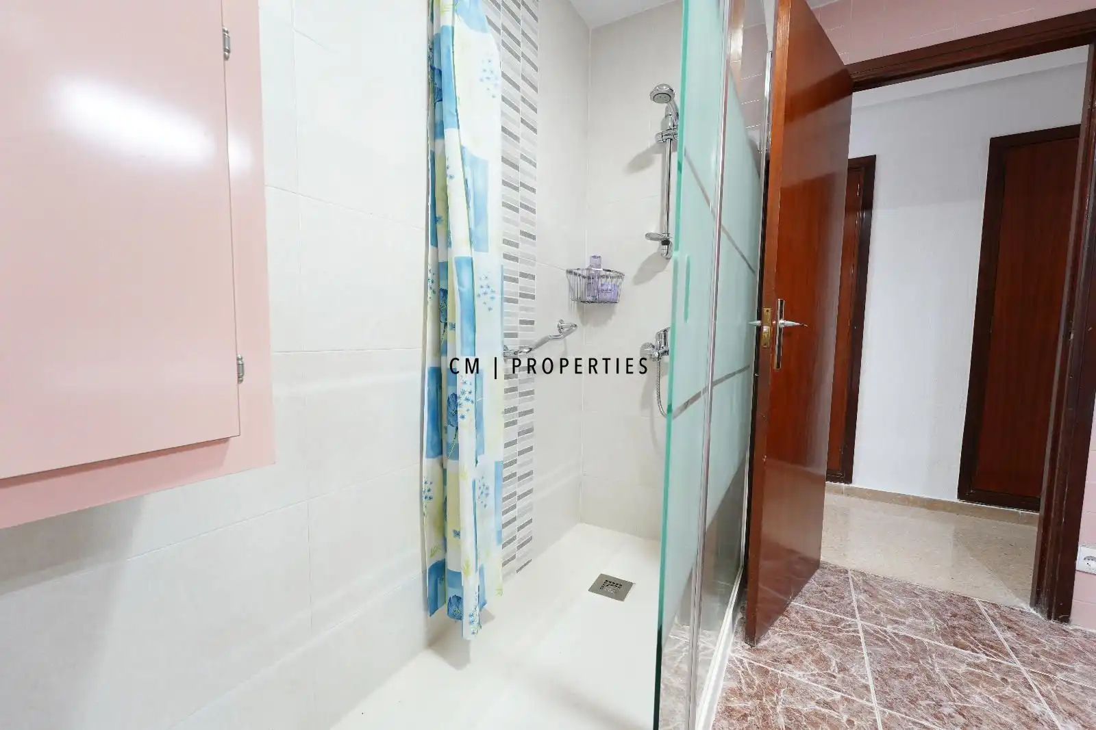 Badezimmer von Wohnung zur untervermieten in Valencia mit Klimaanlage, Möbliert und Fernseher