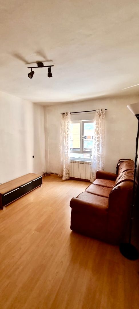 Sala de estar de Piso en venta en Gijón  con Calefacción, Parquet y Amueblado