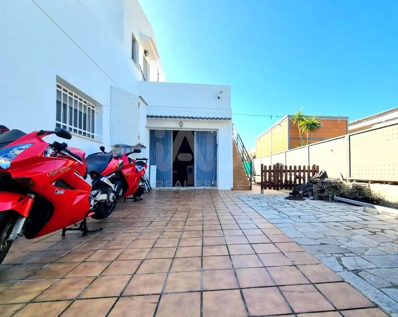 Vista exterior de Casa o xalet en venda en L'Ametlla de Mar  amb Aire condicionat, Calefacció i Terrassa