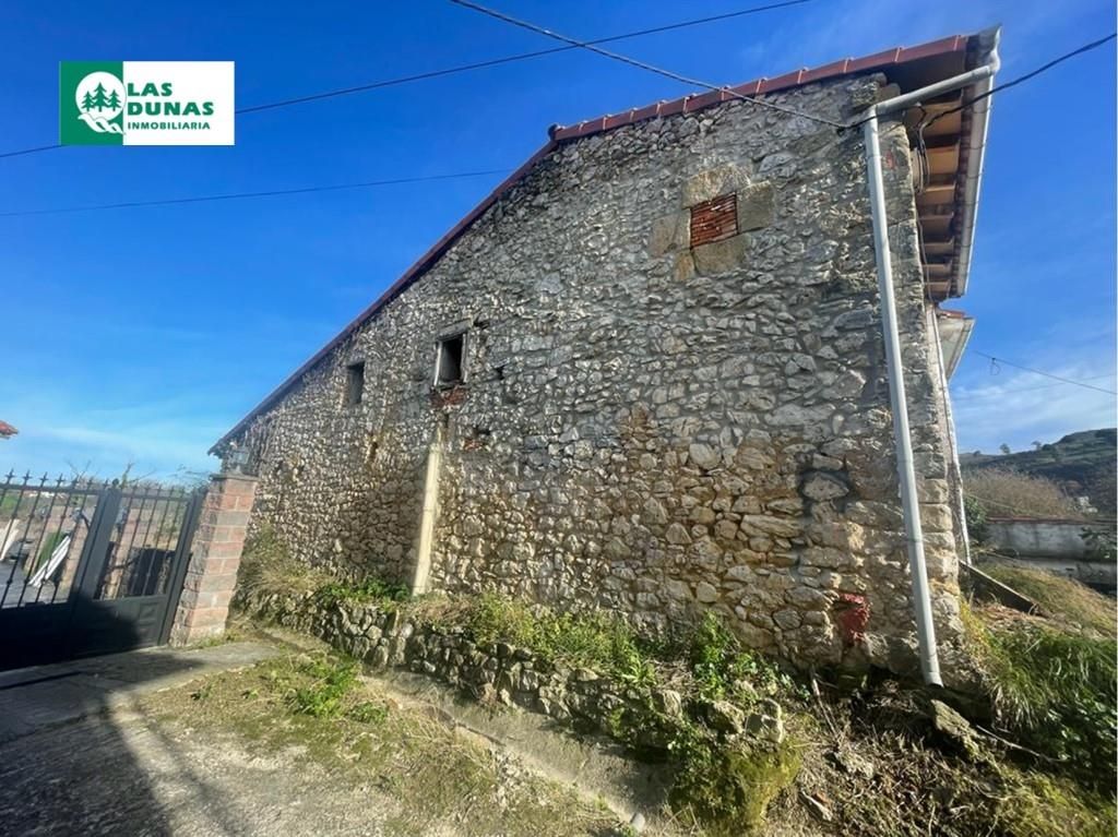 Vista exterior de Finca rústica en venda en Villaescusa (Cantabria) amb Jardí privat i Terrassa