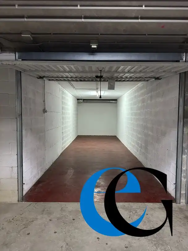 Garage for sale in Orio