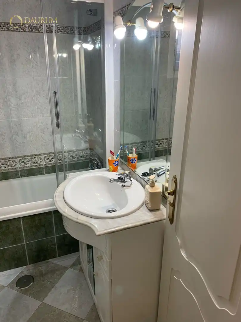 Baño de Piso en venta en Montequinto con Aire acondicionado, Calefacción y Terraza