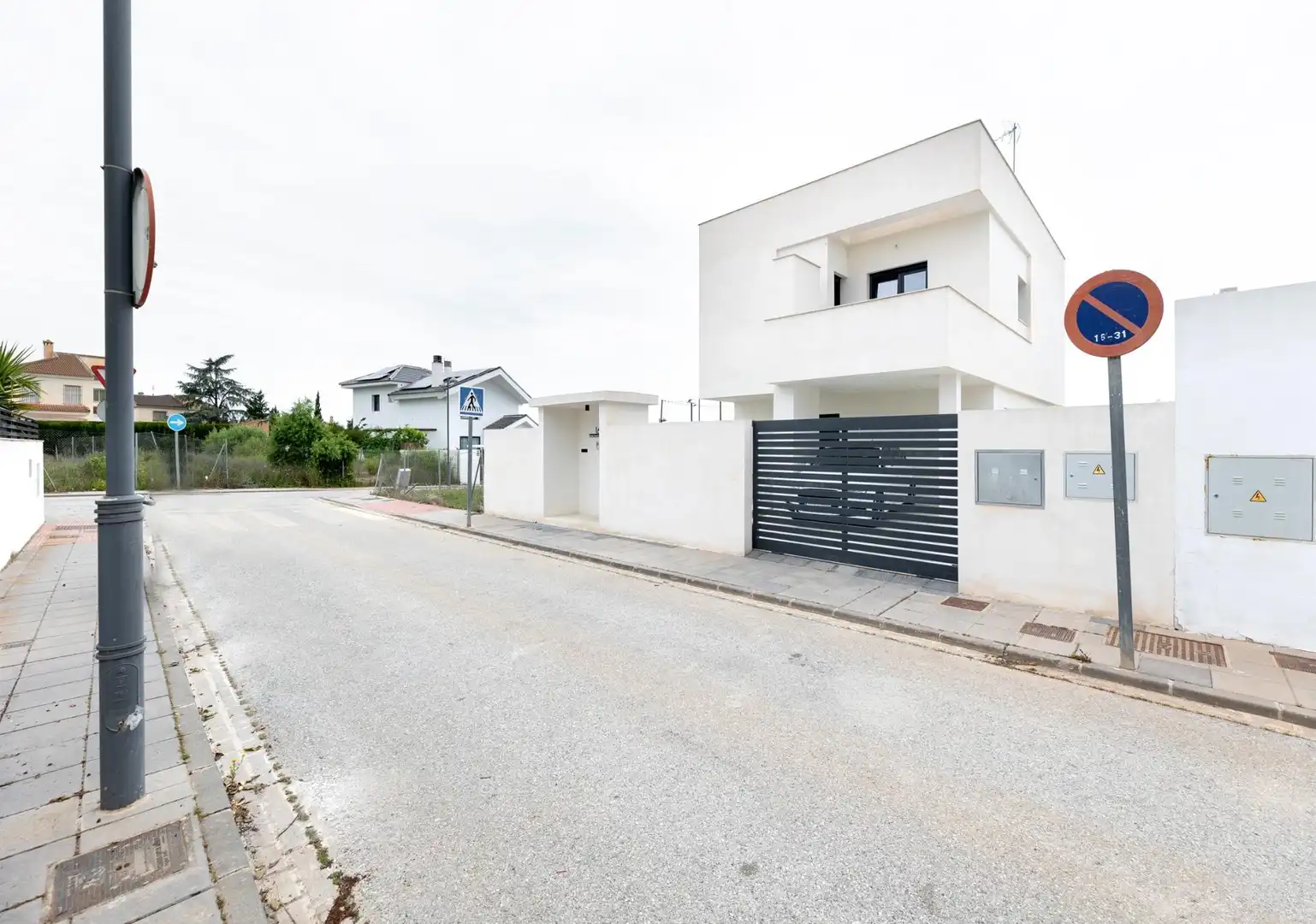 Vista exterior de Casa o xalet en venda en La Zubia amb Terrassa i Piscina