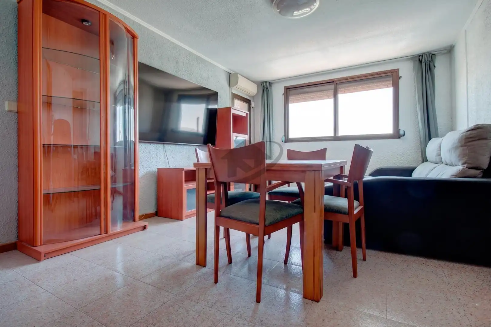 Comedor de Piso en venta en Badia del Vallès con Balcón