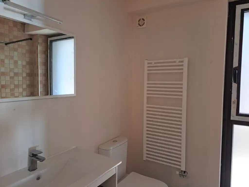 Baño de Apartamento de alquiler en Puigcerdà con Calefacción, Parquet y Horno