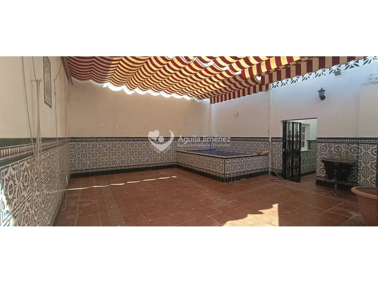 Terraza de Casa adosada en venta en Alcalá de Guadaira con Calefacción, Terraza y Piscina