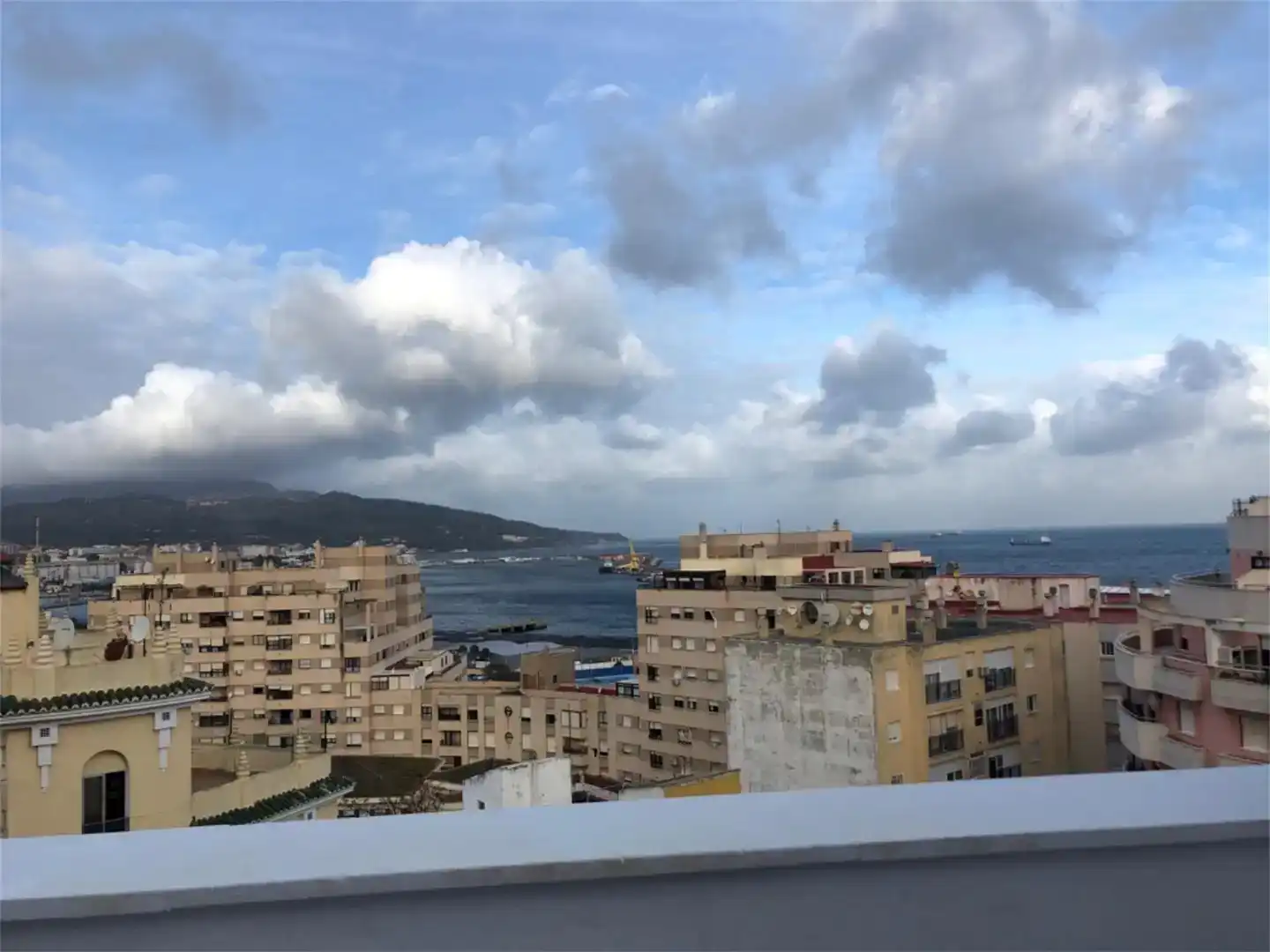 Vista exterior de Ático en venta en Ceuta con Parquet, Amueblado y Horno