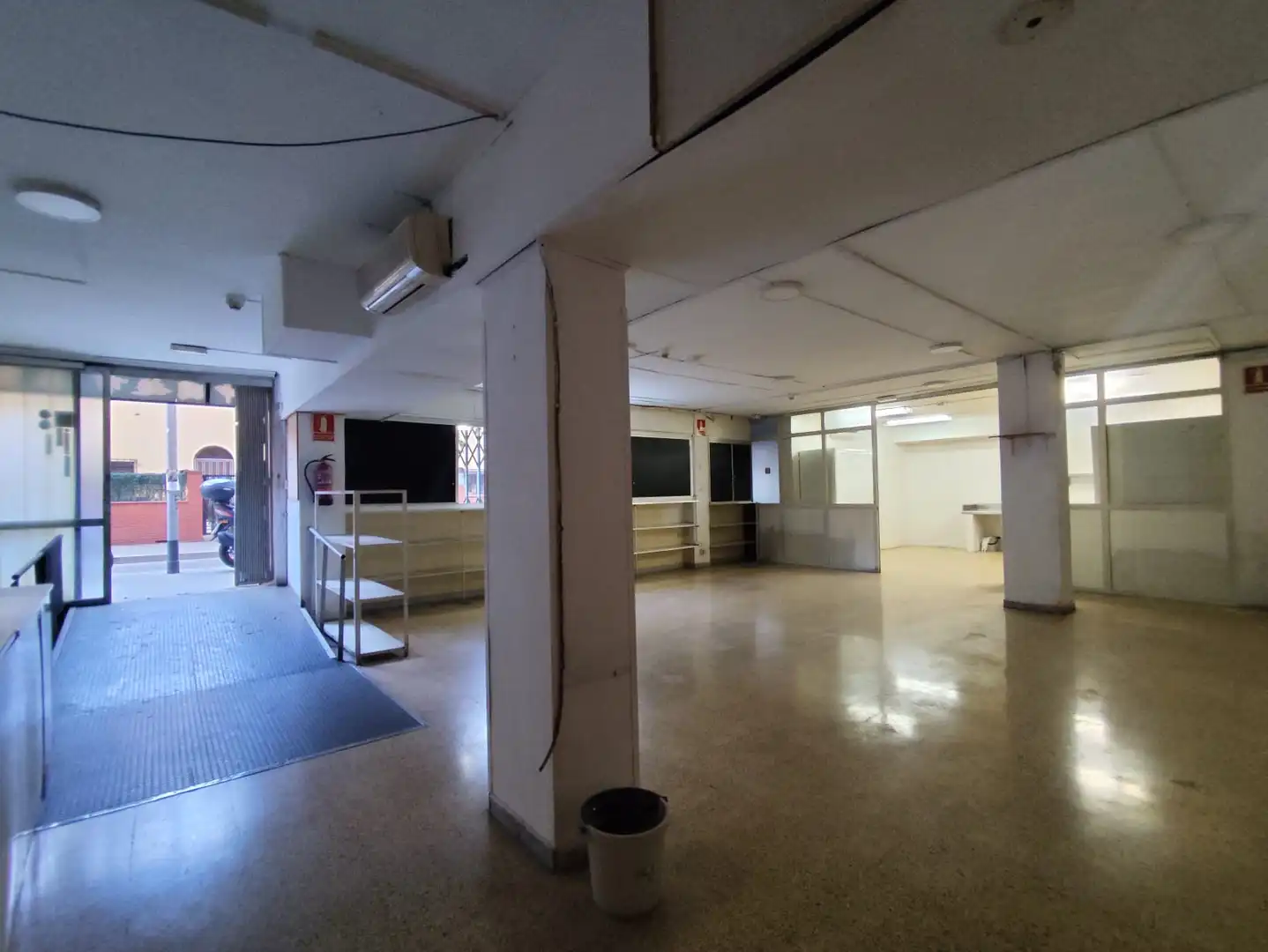 Commercial properties for sale in Barcelona  with Air Conditioner