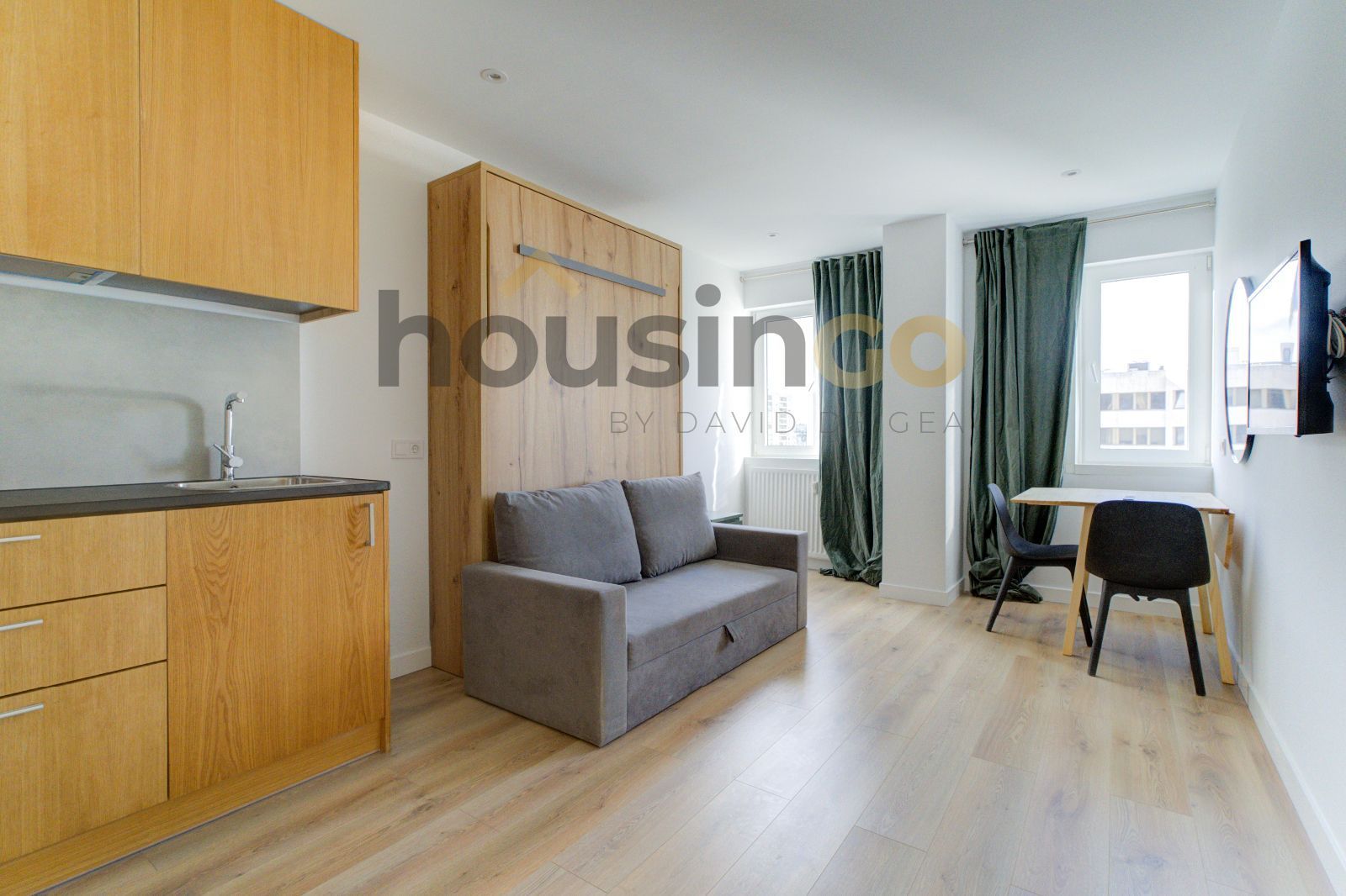 Exterior view of Apartment to rent in  Madrid Capital  with Air Conditioner, Heating and Furnished