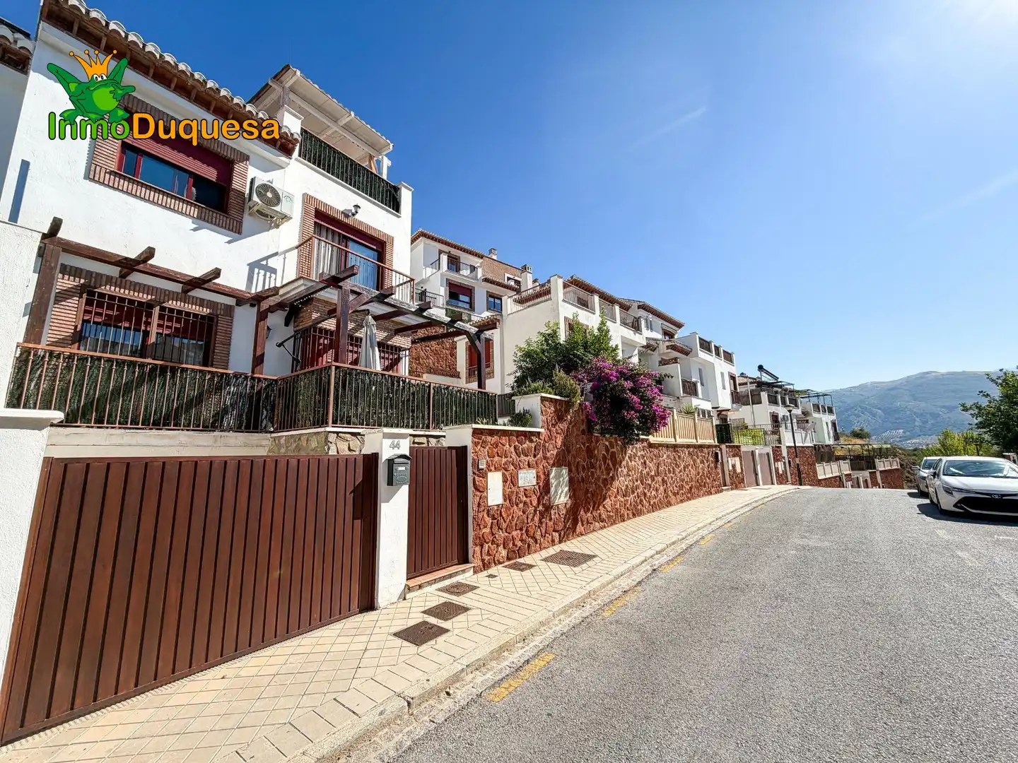 Casa aparellada amb balcó en venda a Calle DOÑANA 44, imagen 3