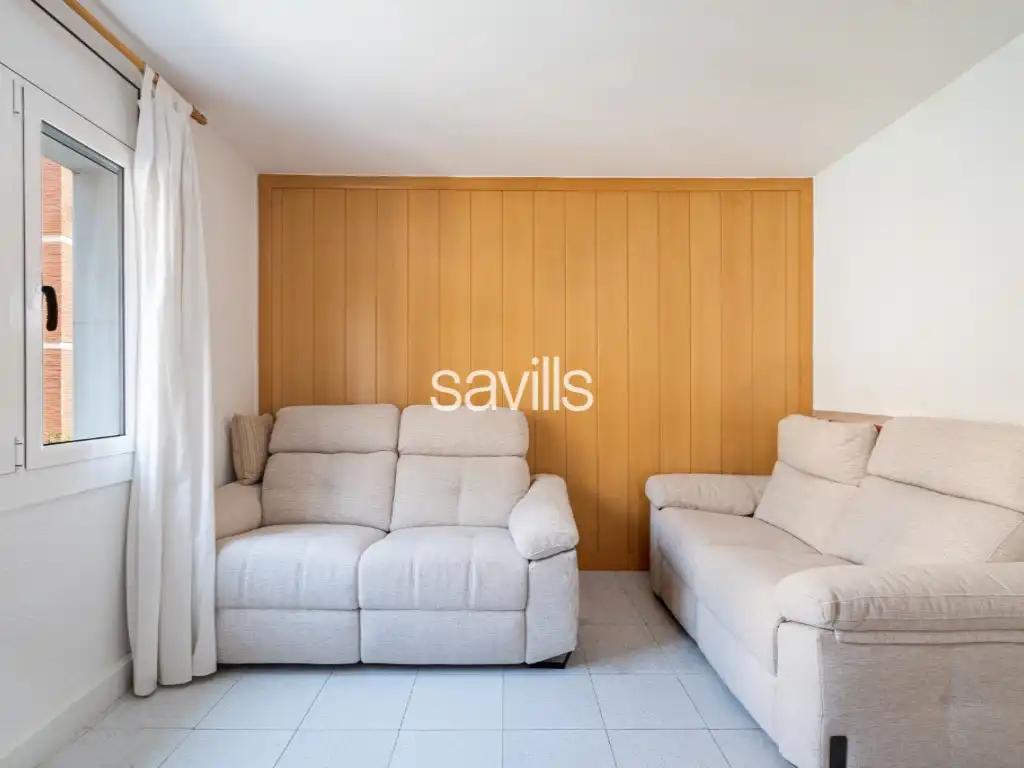 Sala d'estar de Apartament en venda en L'Hospitalet de Llobregat amb Aire condicionat