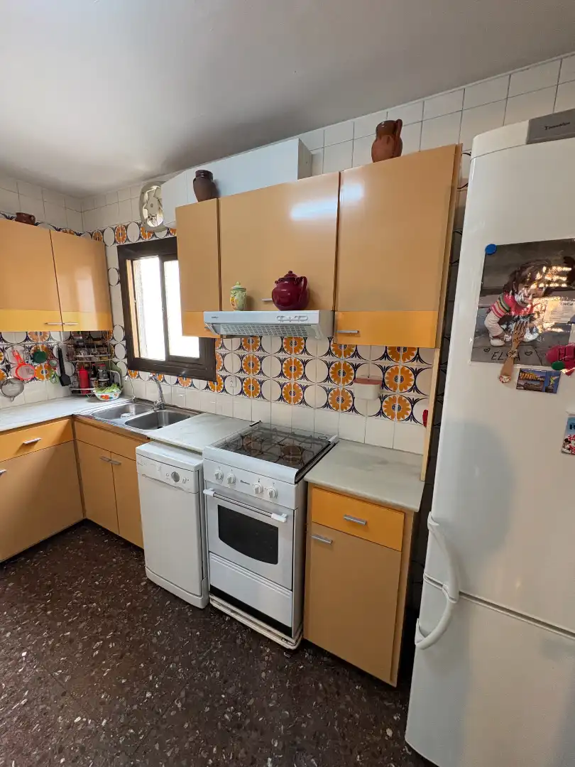 Cuina de Àtic en venda en Santa Coloma de Gramenet amb Aire condicionat, Calefacció i Terrassa