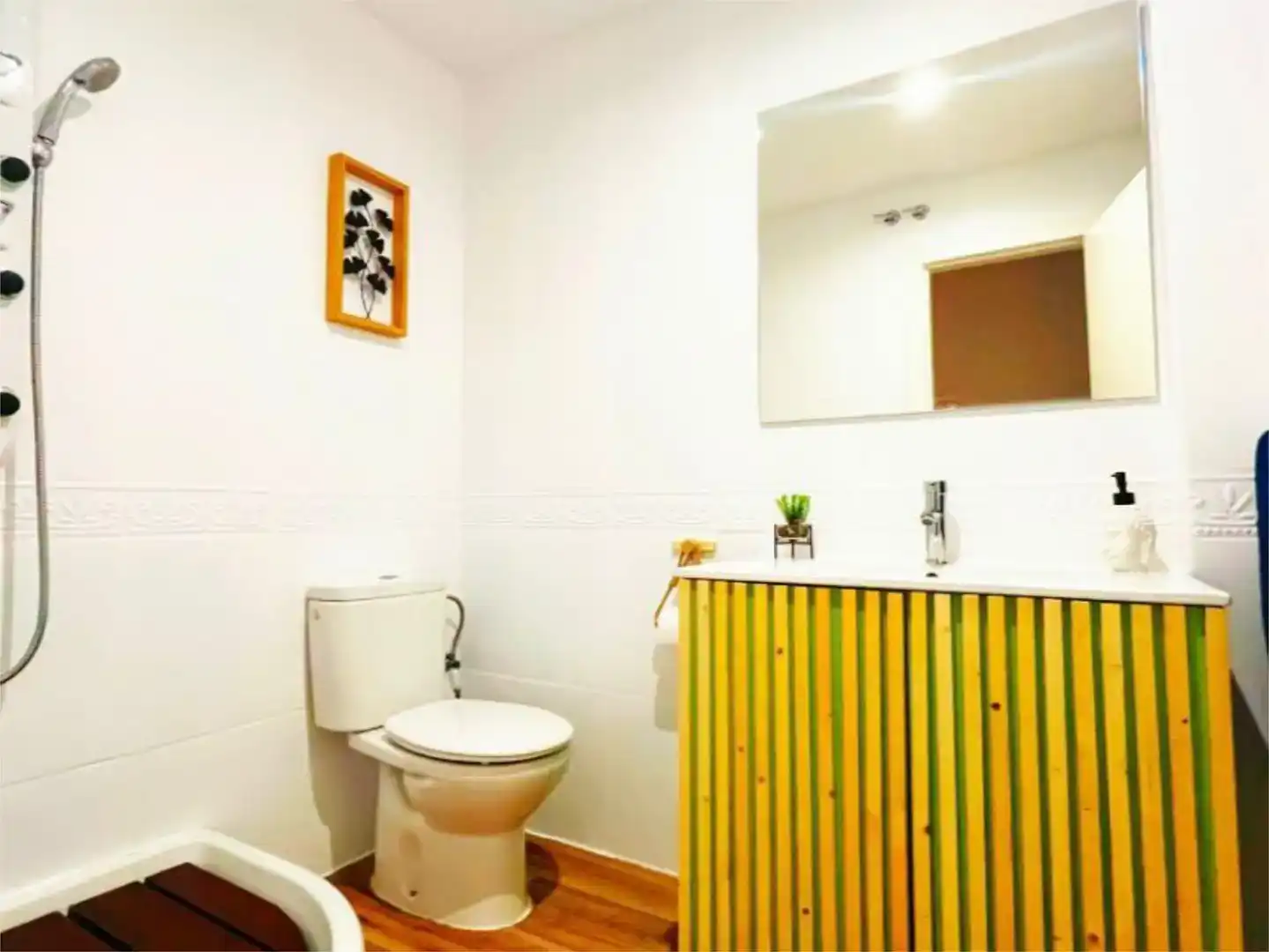 Badezimmer von Wohnung zur Miete in Alborge mit Balkon