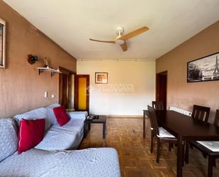 Living room of Flat for sale in El Molar (Madrid)  with Furnished, Balcony and Community pool