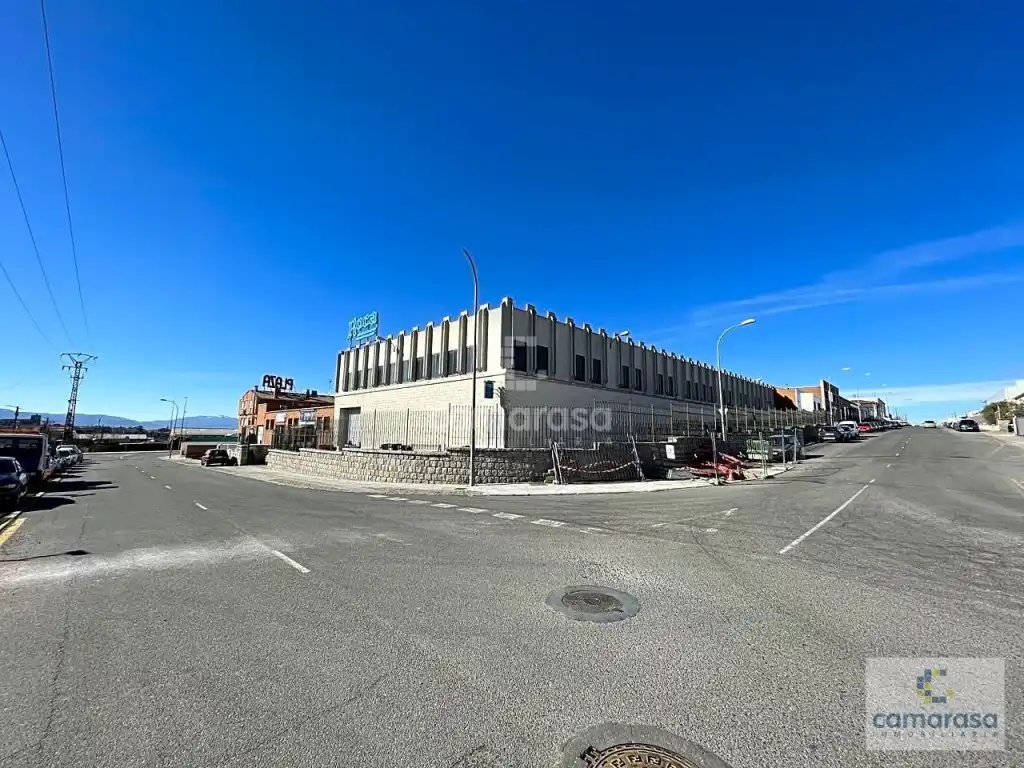 Industrial buildings for rent in Calle Río Órbigo, 9, Hervencias Altas - El Pinar