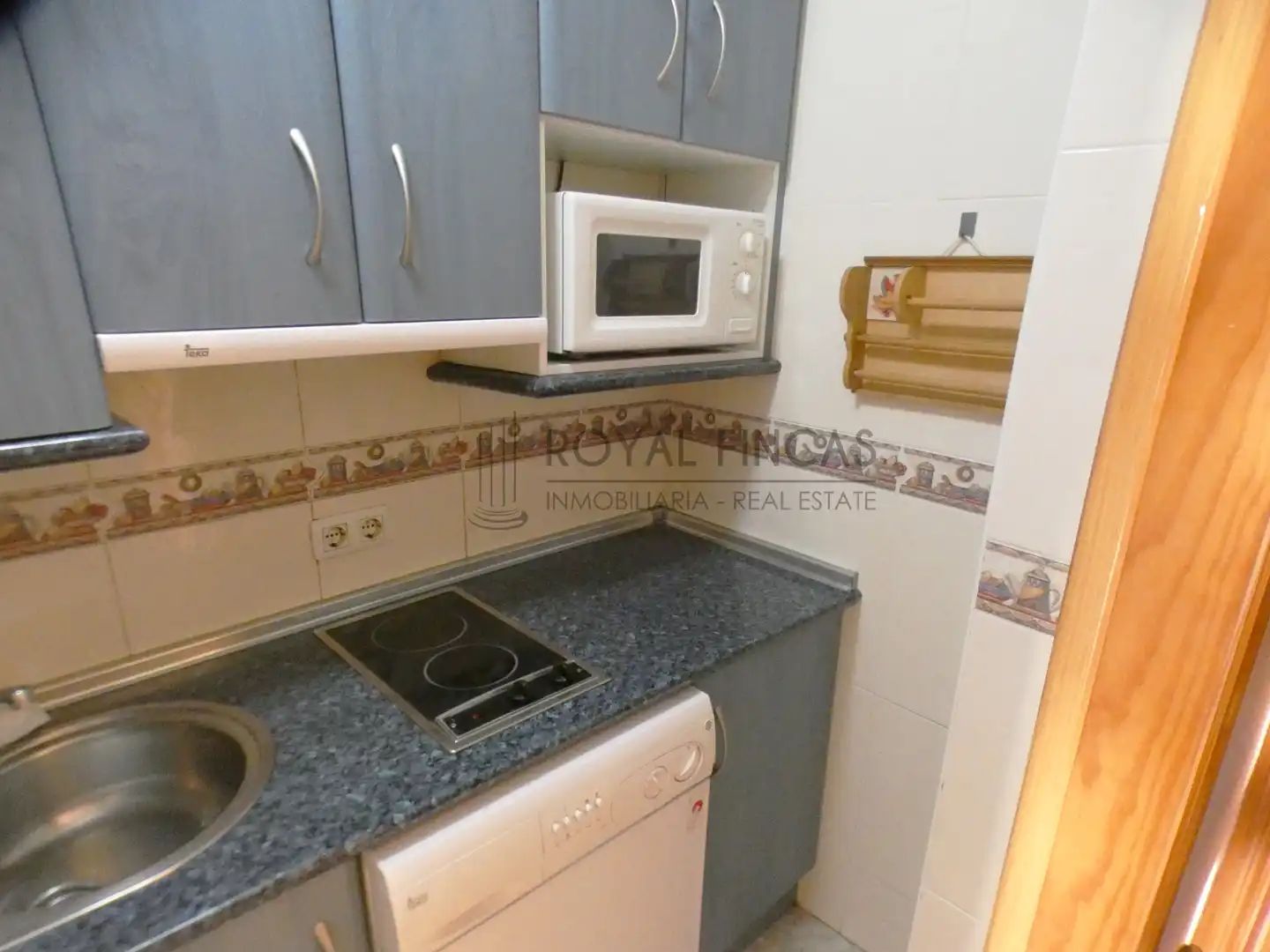 Kitchen of Study for sale in Benalmádena  with Air Conditioner, Heating and Terrace