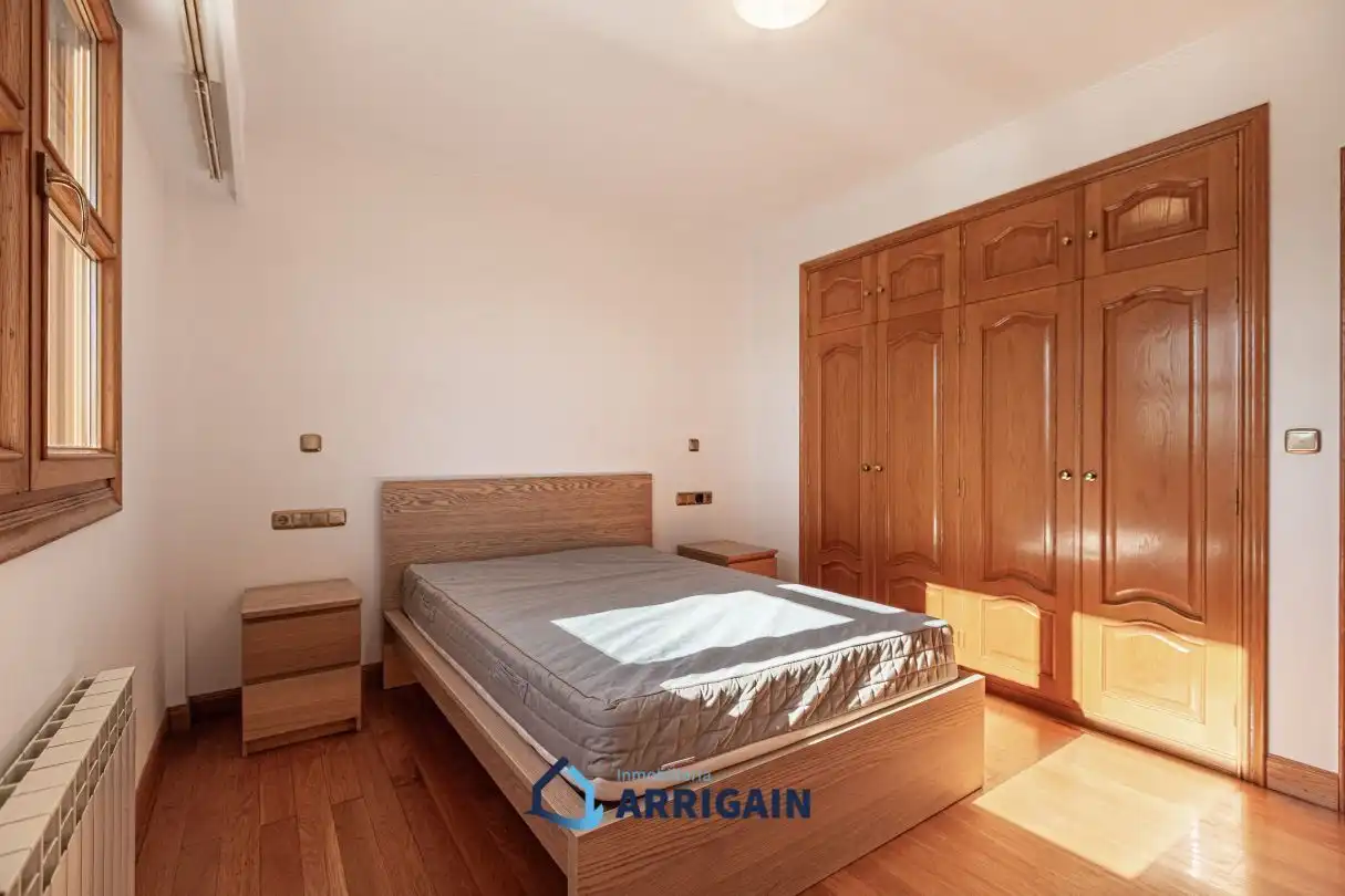 Dormitori de Casa adosada en venda en Donostia - San Sebastián  amb Calefacció, Jardí privat i Terrassa