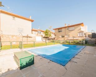 Swimming pool of Single-family semi-detached for sale in Boadilla del Monte  with Air Conditioner, Terrace and Balcony