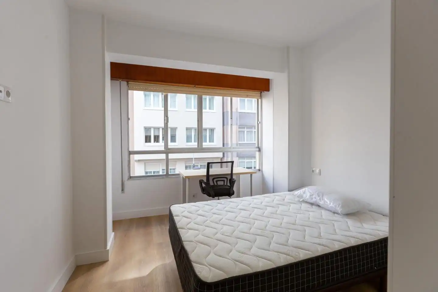 Habitación de Piso para compartir en A Coruña Capital  con Calefacción