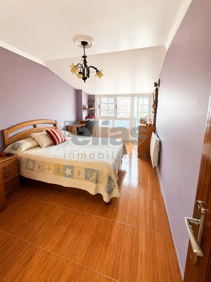 Schlafzimmer von Wohnung zur Miete in Zas mit Heizung und Abstellraum