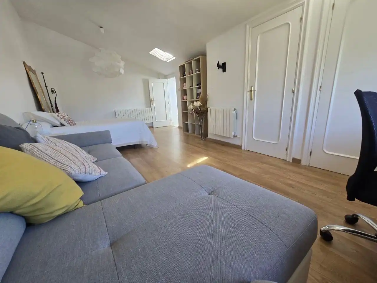Habitación de Casa o chalet en venta en  Logroño con Calefacción, Jardín privado y Terraza