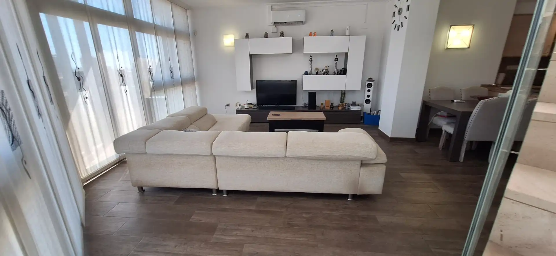 Wohnzimmer von Maisonette zum Verkauf in Terrassa mit Klimaanlage, Parkett und Terrasse