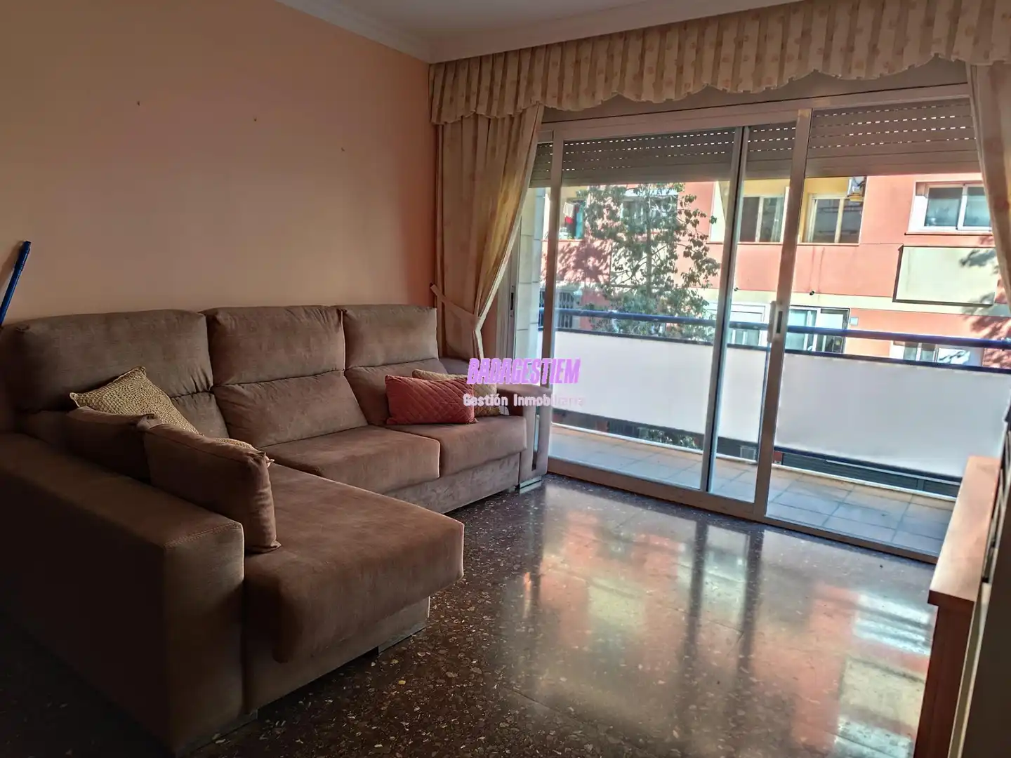 Wohnzimmer von Wohnung zum Verkauf in Santa Coloma de Gramenet mit Heizung, Terrasse und Balkon