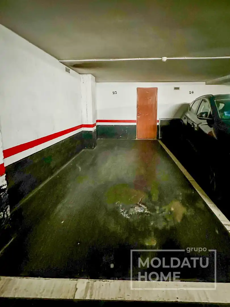 Aparcament de Pis en venda en Bilbao  amb Calefacció, Terrassa i Traster