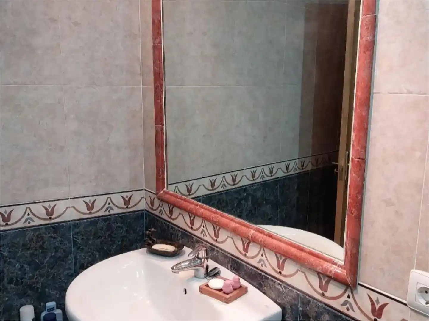 Baño de Piso en venta en Castro-Urdiales con Parquet y Amueblado