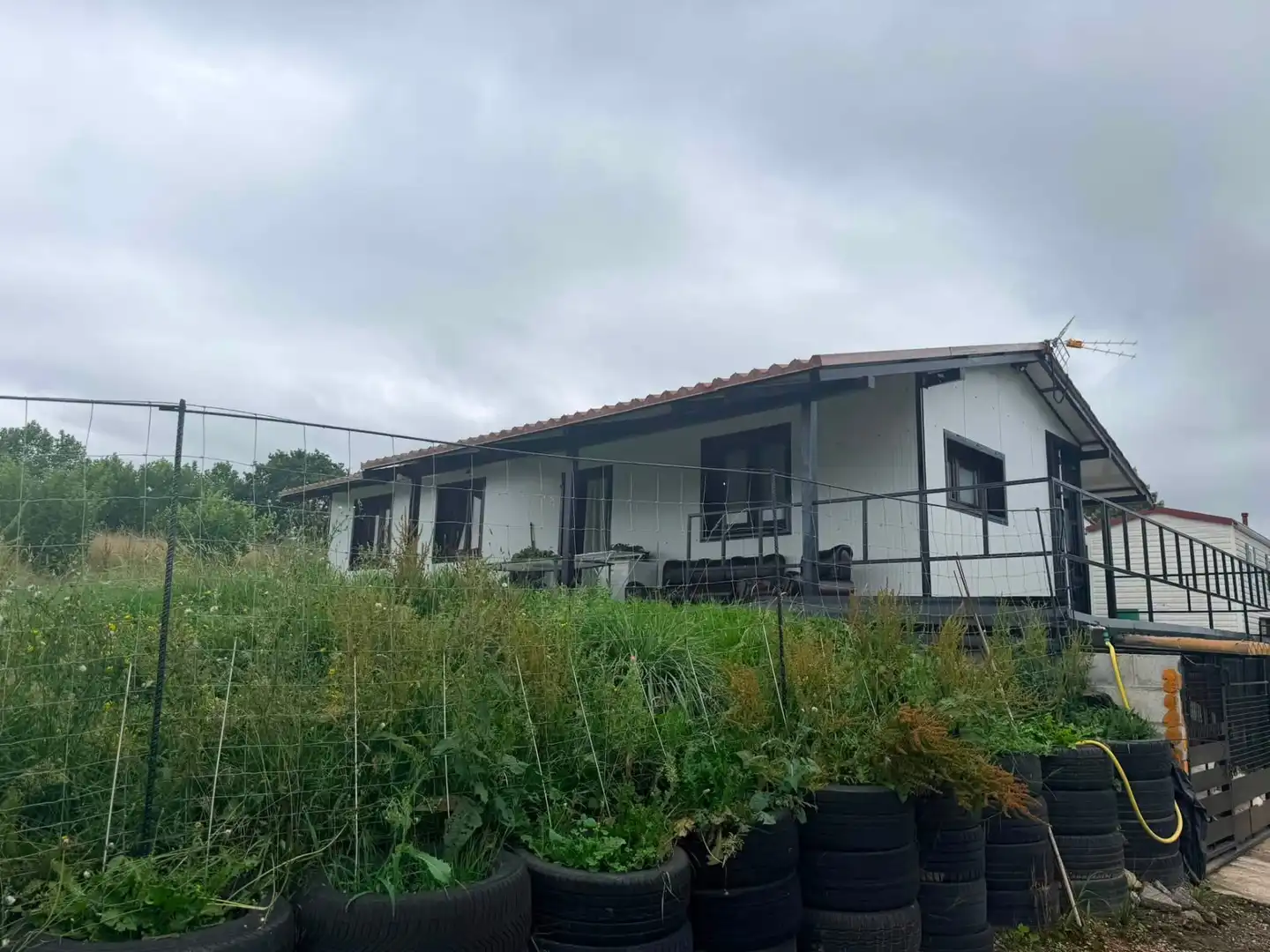 Vista exterior de Casa o xalet en venda en Cartes amb Aire condicionat, Calefacció i Jardí privat