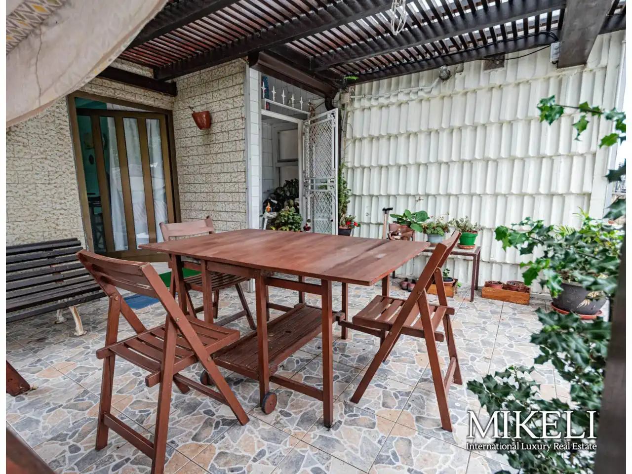 Terrassa de Casa o xalet en venda en El Astillero   amb Calefacció i Jardí privat