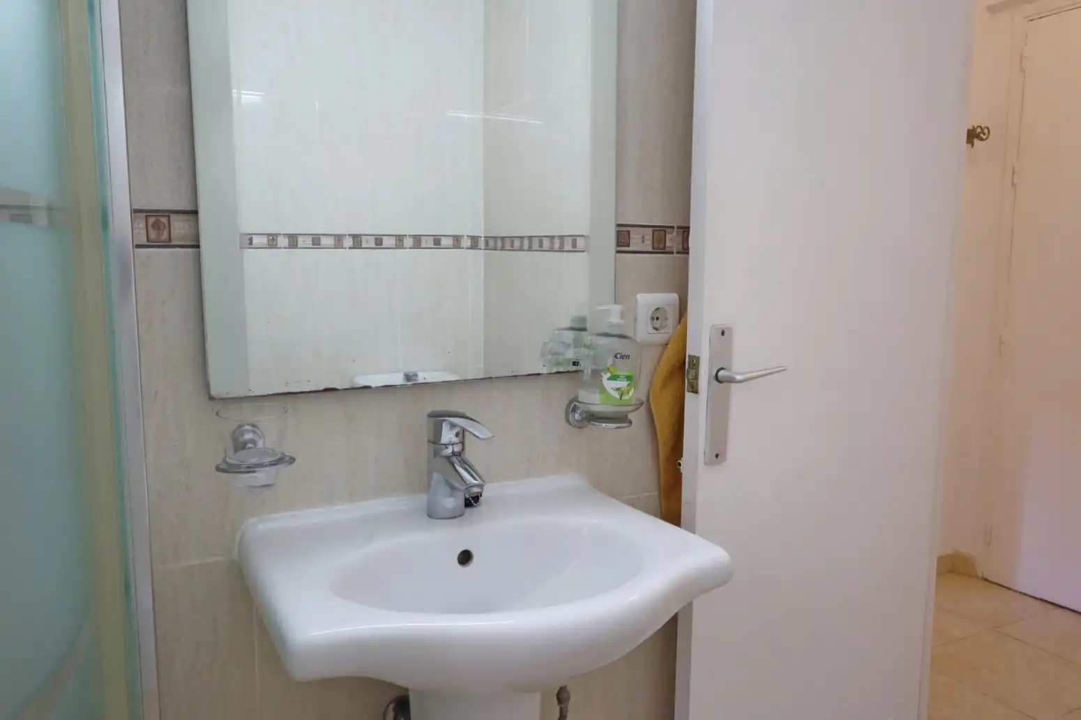 Baño de Piso en venta en Benalmádena con Jardín privado, Terraza y Amueblado