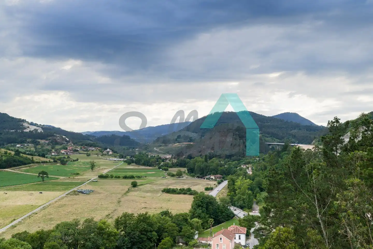 Casa o chalet en venta en Salas con Calefacción, Jardín privado y Parquet