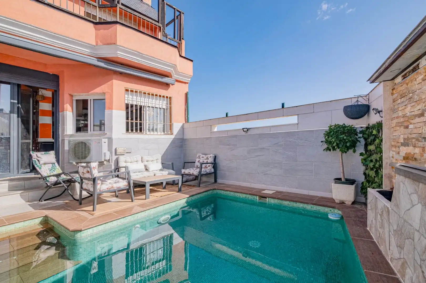 Piscina de Casa adosada en venda en Armilla amb Aire condicionat, Calefacció i Terrassa