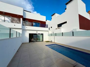 Maison mitoyenne avec piscine à vendre à Santiago de la Ribera