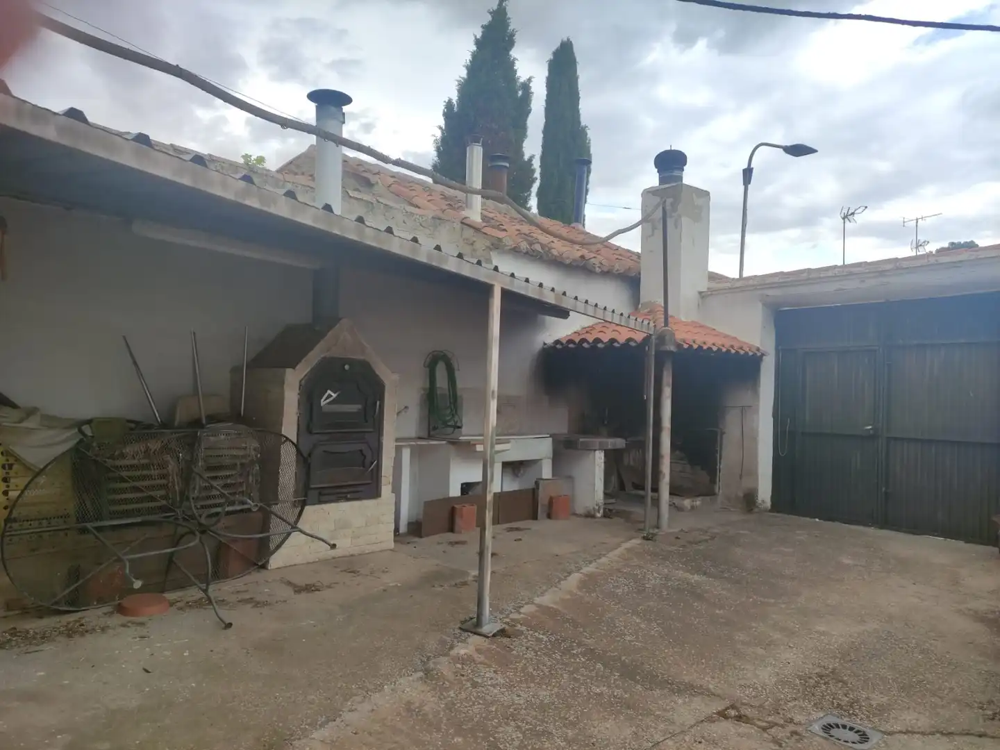 Vista exterior de Casa o xalet en venda en Albacete amb Traster, Piscina i Moblat