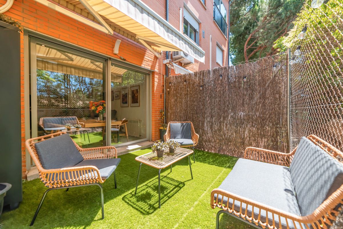 Terraza de Piso en venta en Torrelodones con Aire acondicionado, Calefacción y Jardín privado