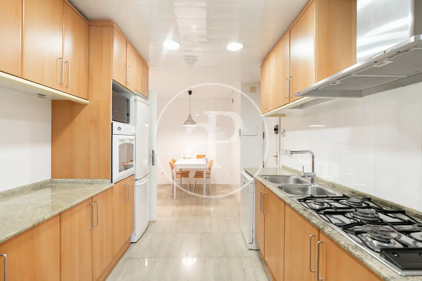 Cocina de Piso en venta en Barcelona con Calefacción, Jardín privado y Terraza