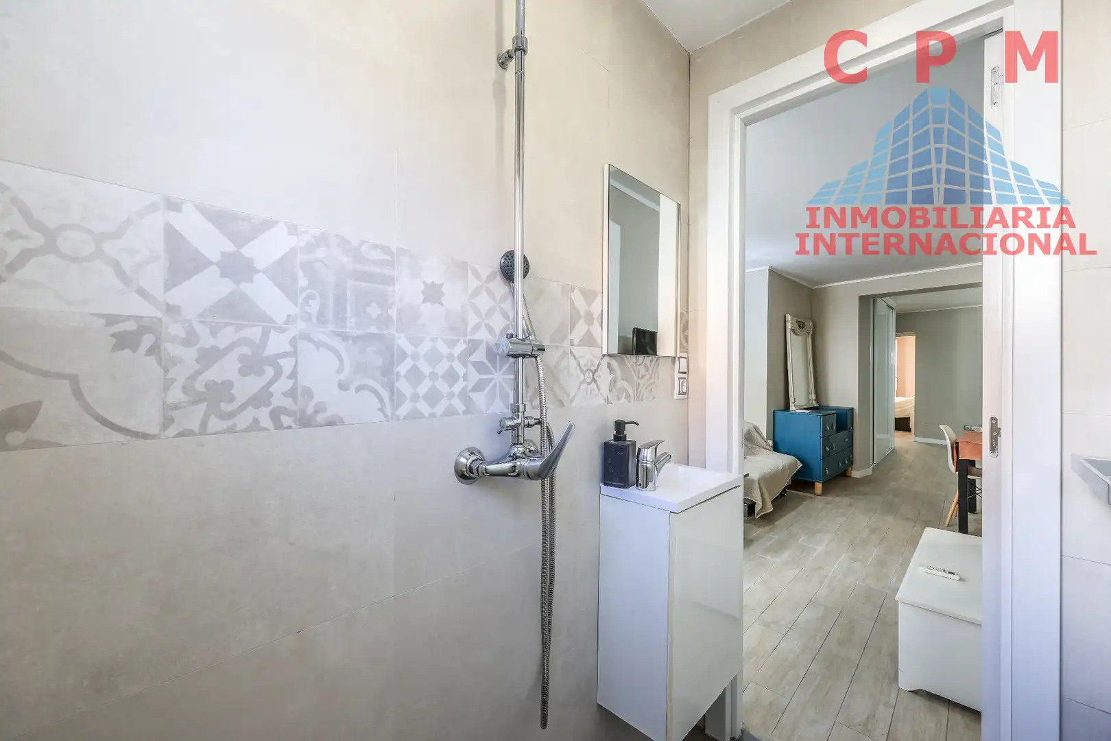 Bathroom of Flat for rent in Madrid  with Air Conditioner, Heating and Parquet flooring