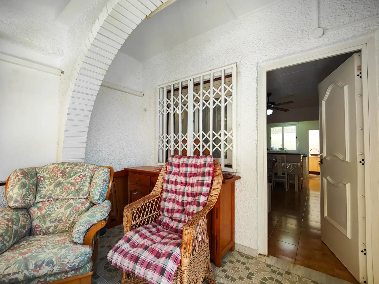 Casa adosada de alquiler en Torrevieja con Aire acondicionado, Jardín privado y Terraza