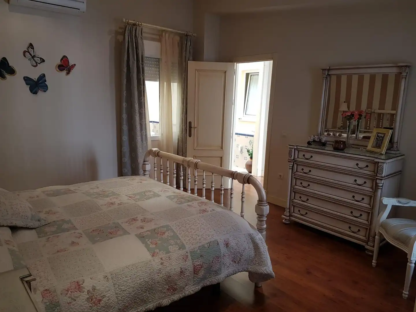Dormitori de Casa o xalet en venda en Mairena del Alcor amb Terrassa