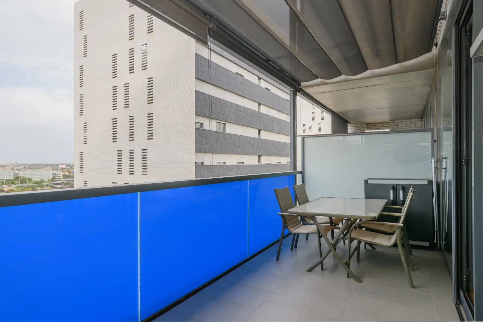Terraza de Piso en venta en Viladecans con Aire acondicionado, Calefacción y Jardín privado