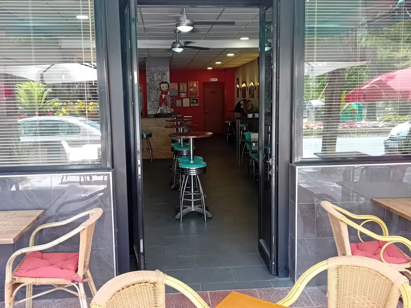 Commercial properties for sale in Estepona  with Terrace and Furnished