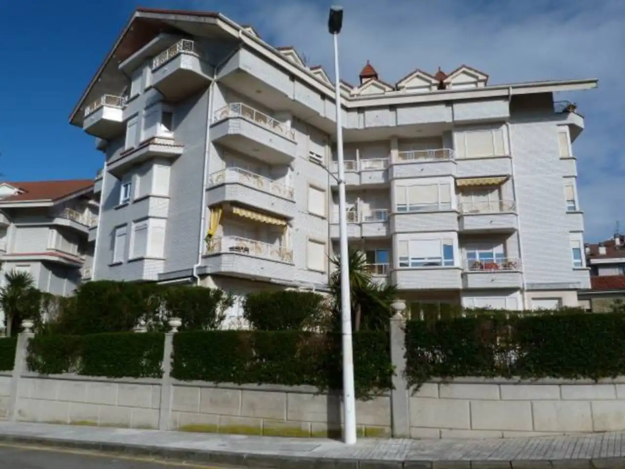 Vista exterior de Apartamento de alquiler en Noja con Calefacción, Amueblado y Piscina comunitaria