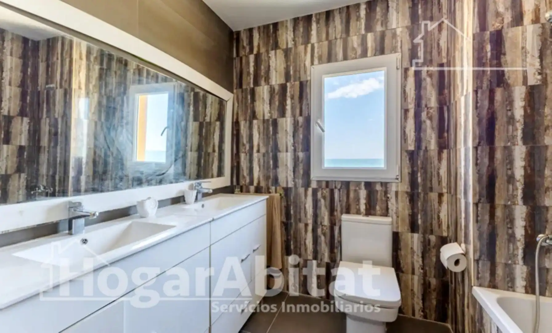 Bany de Casa o xalet en venda en Sueca amb Calefacció, Terrassa i Traster